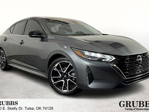 Used 2024 Nissan Sentra SR image 1