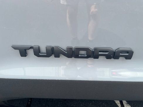 Used 2019 Toyota Tundra Limited w/ Limited Premium Package AWD/4WD image 17