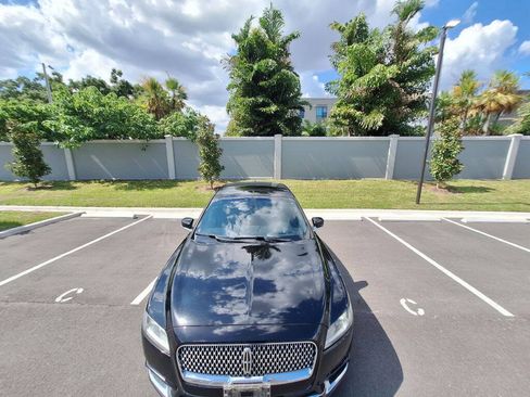 Used 2018 Lincoln Continental Reserve w/ Continental Climate Package AWD/4WD image 3