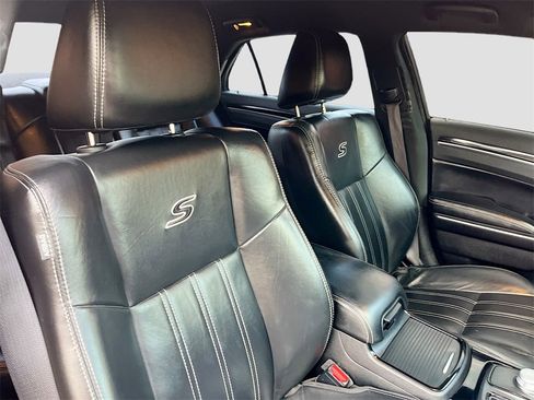 Used 2021 Chrysler 300 S image 31