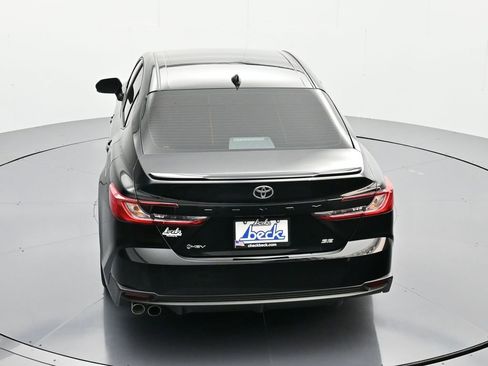 Used 2025 Toyota Camry SE image 36
