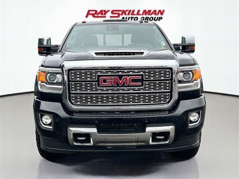 Used 2018 GMC Sierra 2500 Denali w/ Duramax Plus Package image 2