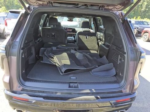 Used 2024 Chevrolet Traverse RS AWD/4WD image 9