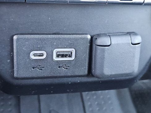 Used 2019 Chevrolet Silverado 1500 RST image 14