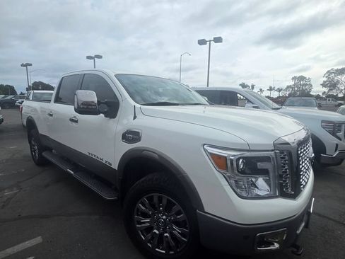 Used 2019 Nissan Titan Platinum Reserve w/ Platinum Utility Package AWD/4WD image 2