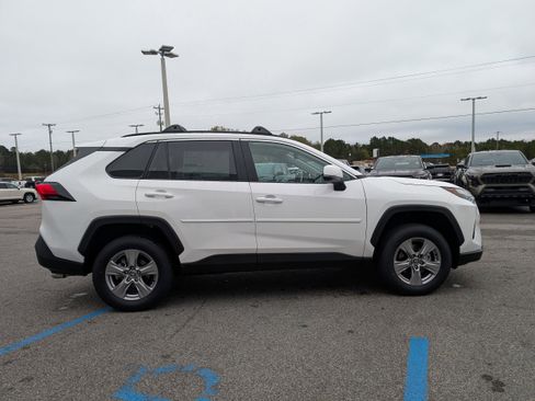 New 2025 Toyota RAV4 XLE w/ Convenience Package image 6