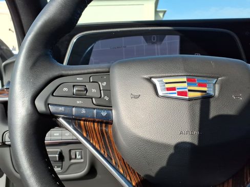 Certified 2024 Cadillac Escalade Premium Luxury w/ Performance Package AWD/4WD image 26