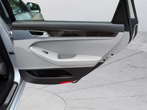 Used 2019 Genesis G80 3.8 AWD/4WD image 18