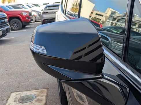 Used 2025 Cadillac XT6 Premium Luxury image 10