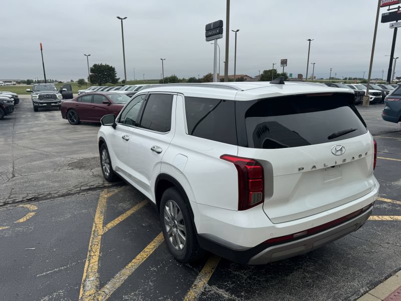 Used 2024 Hyundai Palisade SEL FWD image 3