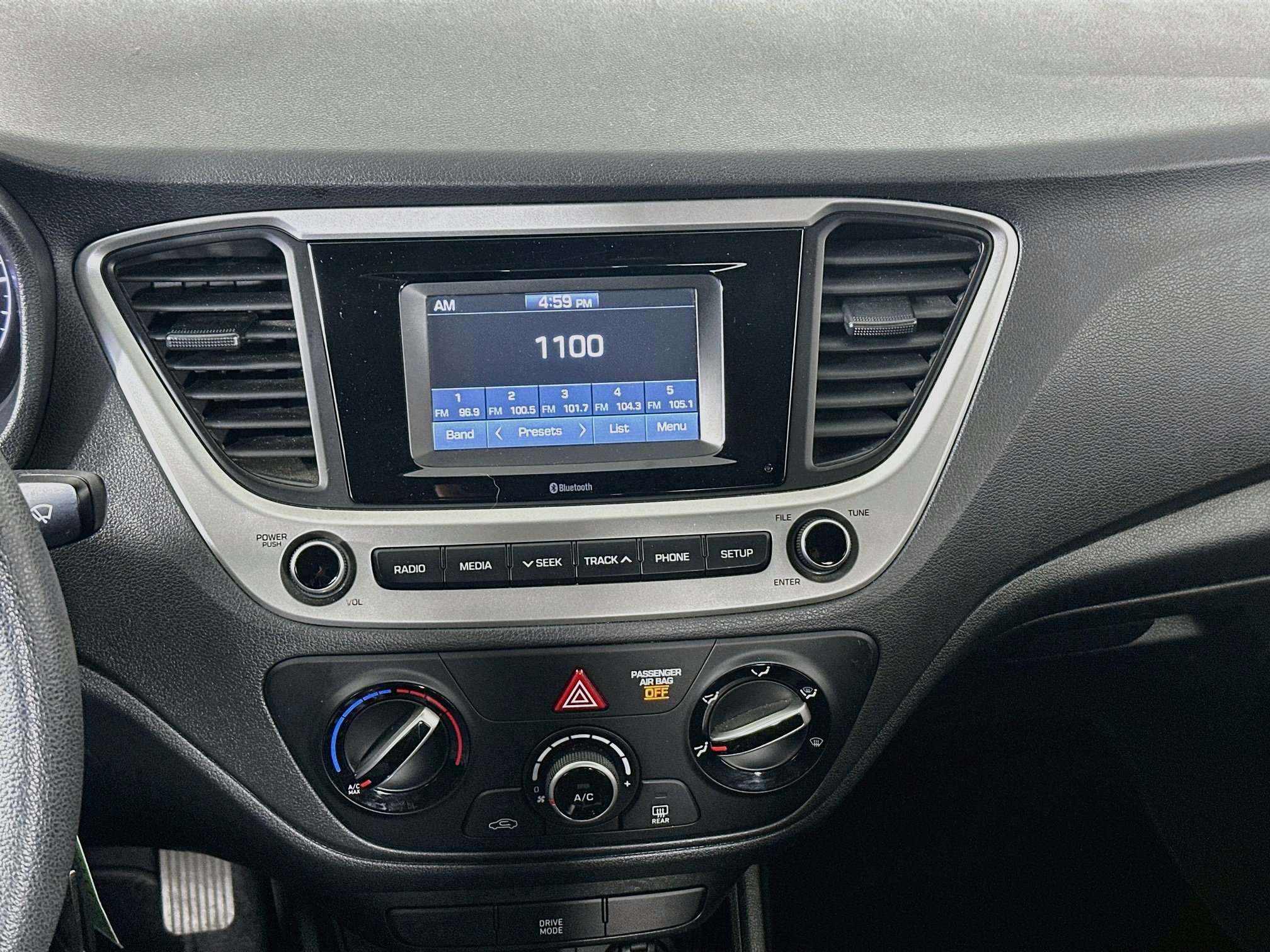 Used 2019 Hyundai Accent SE FWD image 23