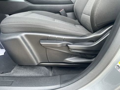 Used 2025 Chevrolet Equinox LT FWD image 16