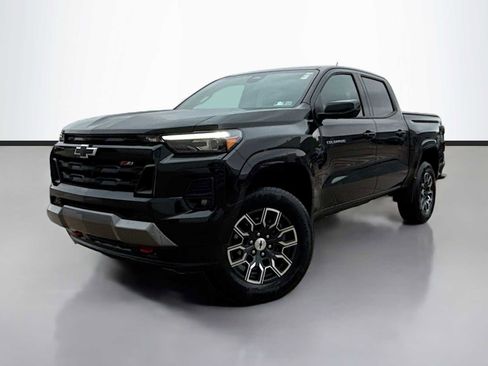 Used 2024 Chevrolet Colorado Z71 w/ Z71 Convenience Package 2 AWD/4WD image 1