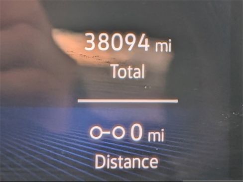 Certified 2024 Volkswagen Tiguan SE image 34