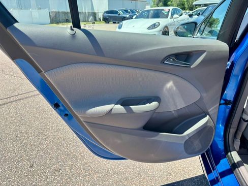 Used 2017 Chevrolet Cruze LT w/ Convenience Package FWD image 19
