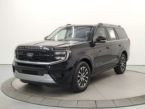 Used 2025 Ford Expedition Platinum AWD/4WD image 3