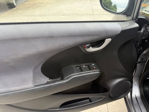 Used 2011 Honda Fit image 16