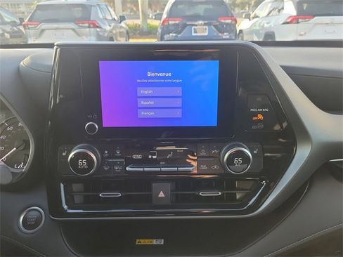 Used 2024 Toyota Highlander XLE image 21