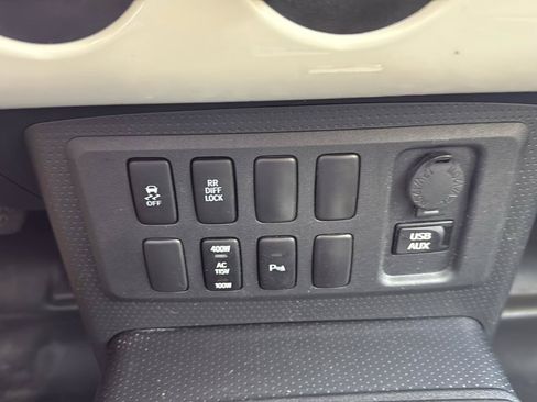 Used 2012 Toyota FJ Cruiser 2WD w/ Upgrade Pkg image 21