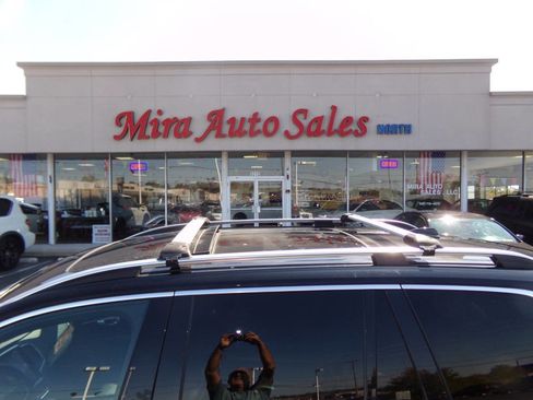 Used 2016 Volvo XC90 T6 Momentum w/ Momentum Plus Package image 10