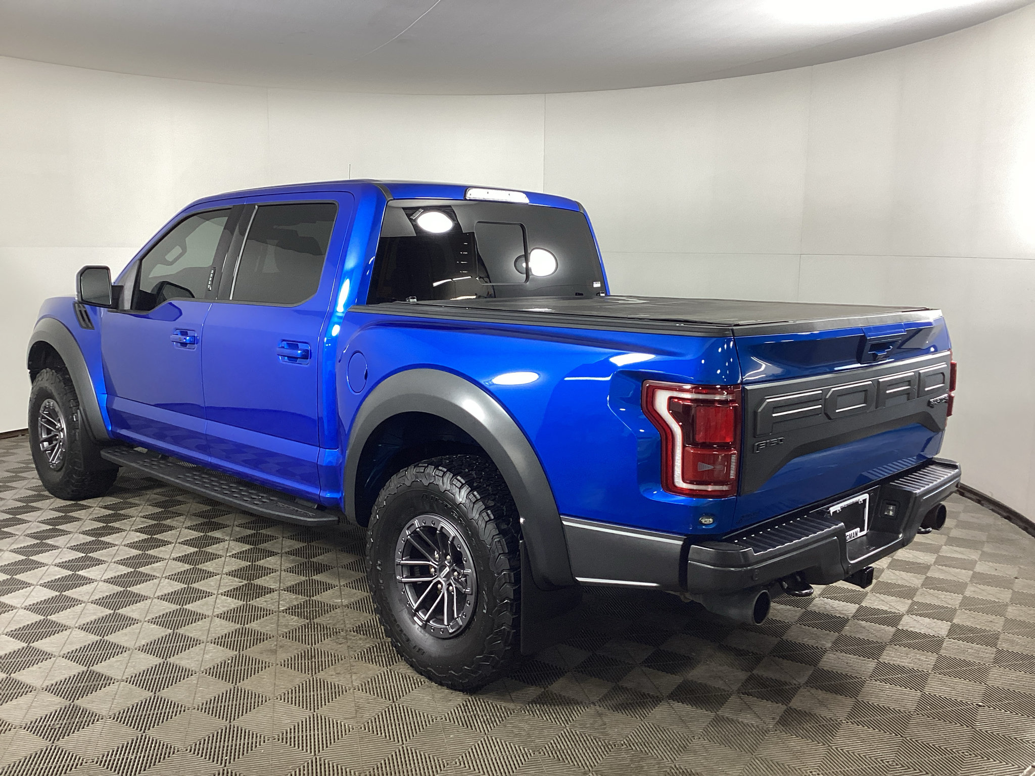Used 2019 Ford F150 Raptor w/ Equipment Group 802A Luxury AWD/4WD image 6