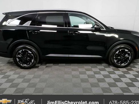 Used 2025 Kia Sorento S FWD image 2
