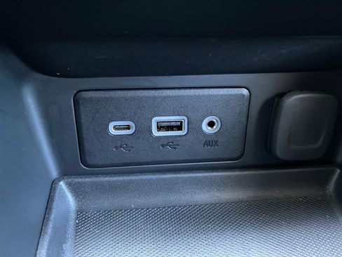 Used 2024 GMC Terrain SLE w/ Driver Convenience Package image 21