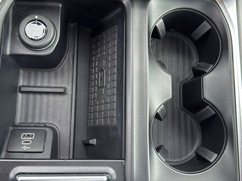 Used 2025 Ford Expedition Active image 21