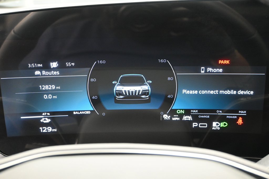 Used 2025 Audi Q6 e-tron Premium Plus w/ Premium Plus AWD/4WD image 18