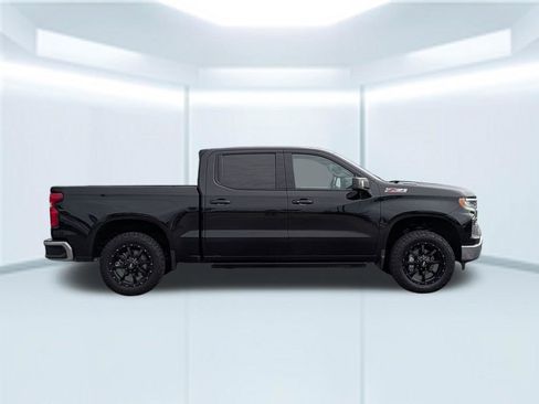 Used 2024 Chevrolet Silverado 1500 LTZ w/ Z71 Off-Road Package AWD/4WD image 7