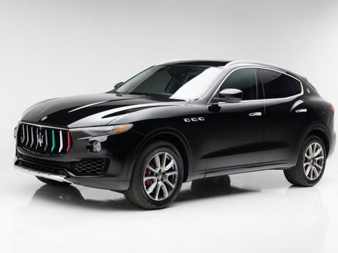 Used 2017 Maserati Levante S image 9