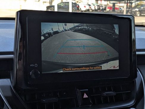 Used 2025 Toyota Corolla Cross LE image 22