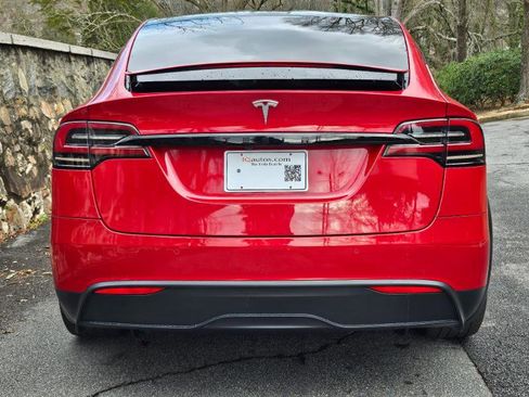 Used 2022 Tesla Model X image 8