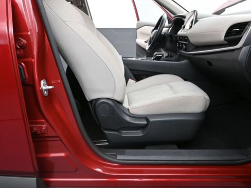 Used 2025 Nissan Rogue SV FWD image 14