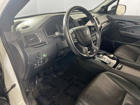 Used 2021 Honda Pilot Black Edition image 9