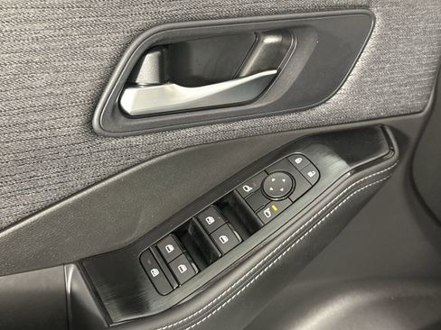 Certified 2023 Nissan Rogue SV image 13