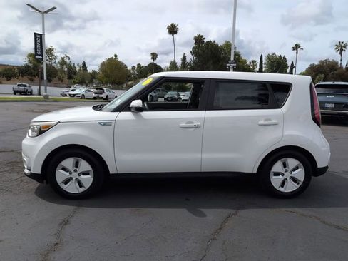Used 2015 Kia Soul EV FWD image 6