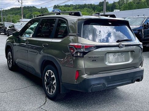Used 2025 Subaru Forester Premium AWD/4WD image 6