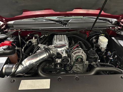 Used 2010 Cadillac Escalade Platinum image 1