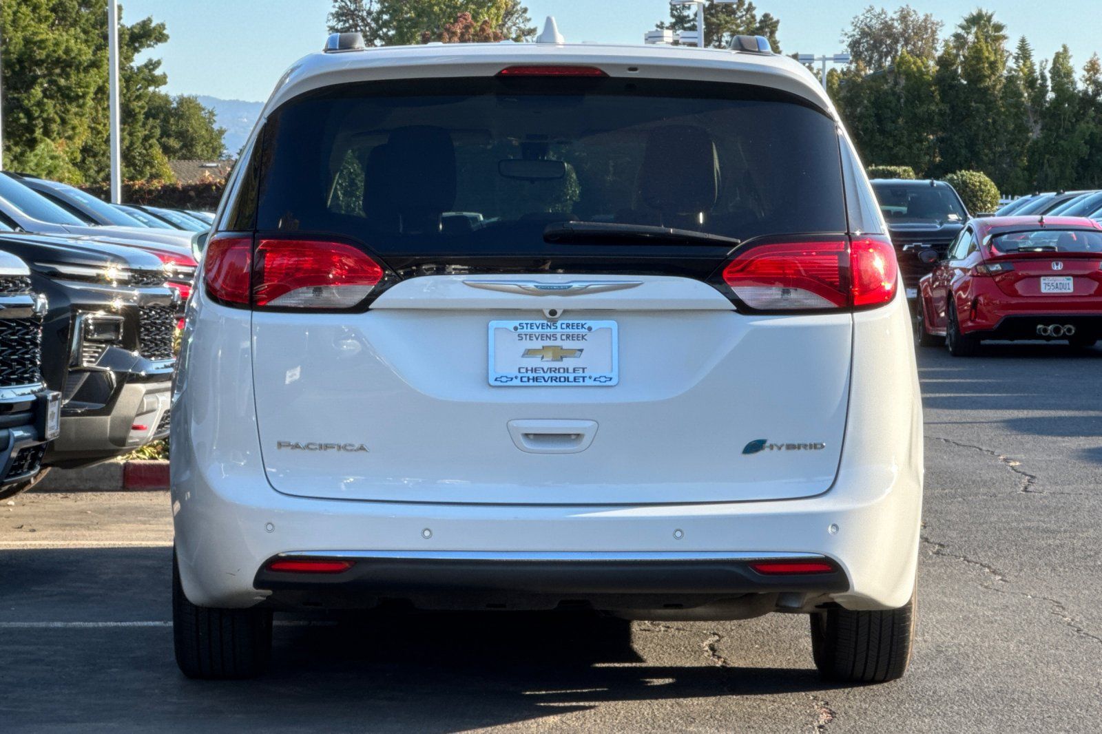 Used 2018 Chrysler Pacifica Touring-L FWD image 6