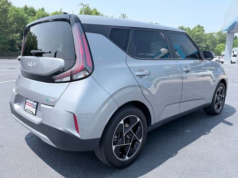 Used 2024 Kia Soul EX image 6