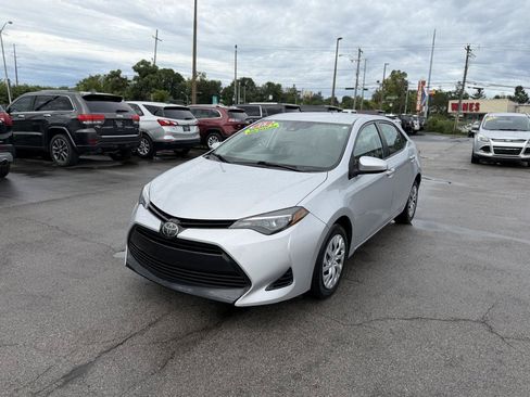 Used 2018 Toyota Corolla LE FWD image 7