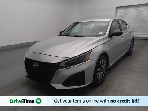 Used 2024 Nissan Altima 2.5 SV image 1