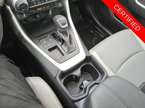 Used 2021 Toyota RAV4 XLE Premium image 23
