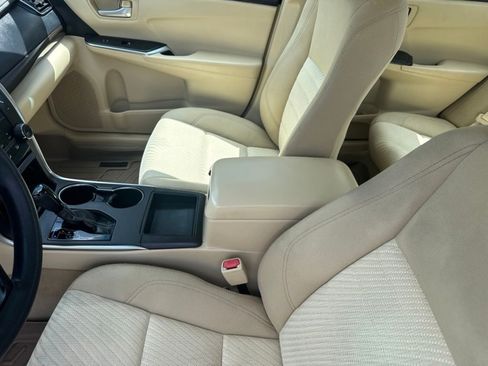 Used 2016 Toyota Camry LE FWD image 17
