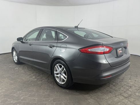 Used 2016 Ford Fusion SE w/ Equipment Group 202A FWD image 5