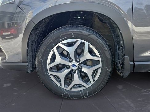 Used 2023 Subaru Forester Premium image 14