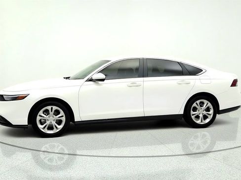 Used 2025 Honda Accord LX image 8