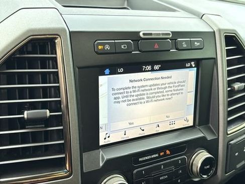 Used 2019 Ford F150 Raptor w/ Equipment Group 802A Luxury AWD/4WD image 18