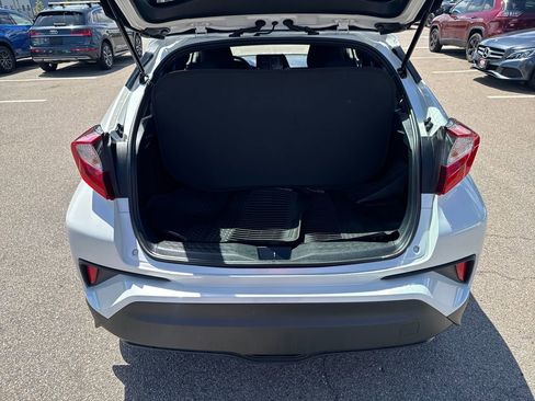 Used 2020 Toyota C-HR XLE FWD image 7